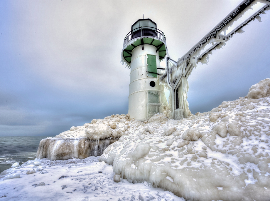 Frozen St. Joseph lighthouse 2016